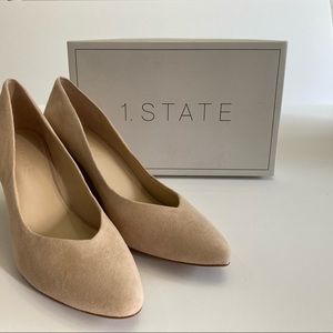 1.State suede wedges.